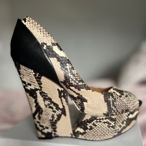 L.A.M.B shoes size 9